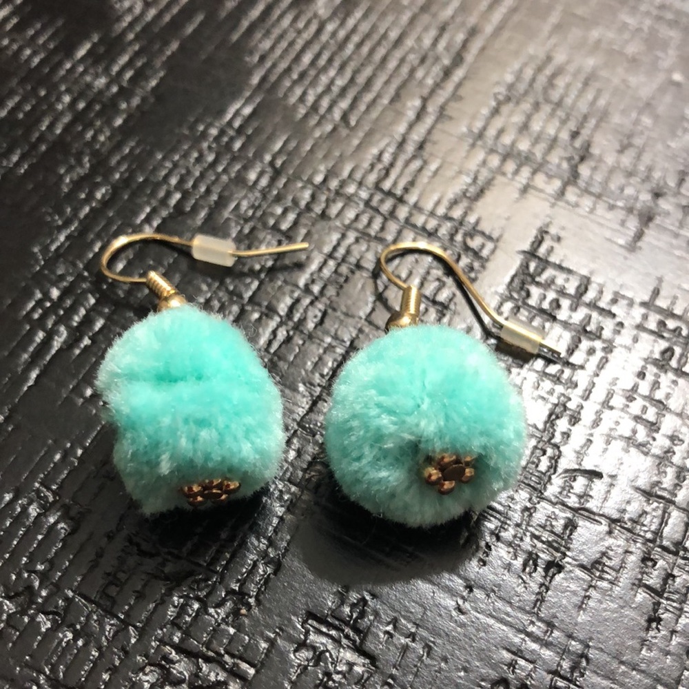 NWOT Gold Tone & Turquoise Pom Earrings! - Picture 2 of 6